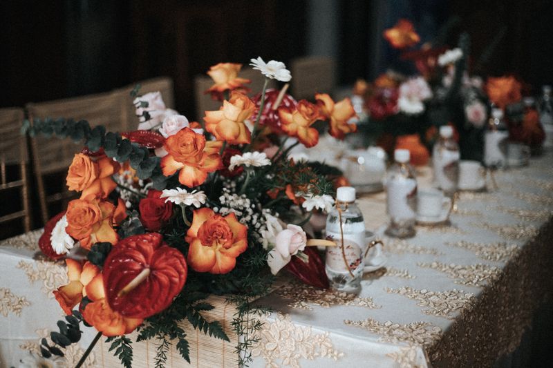 Composition florale de table mariage — centre de table Interflora